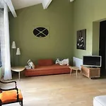 Lodge Montagnac 度假居 *